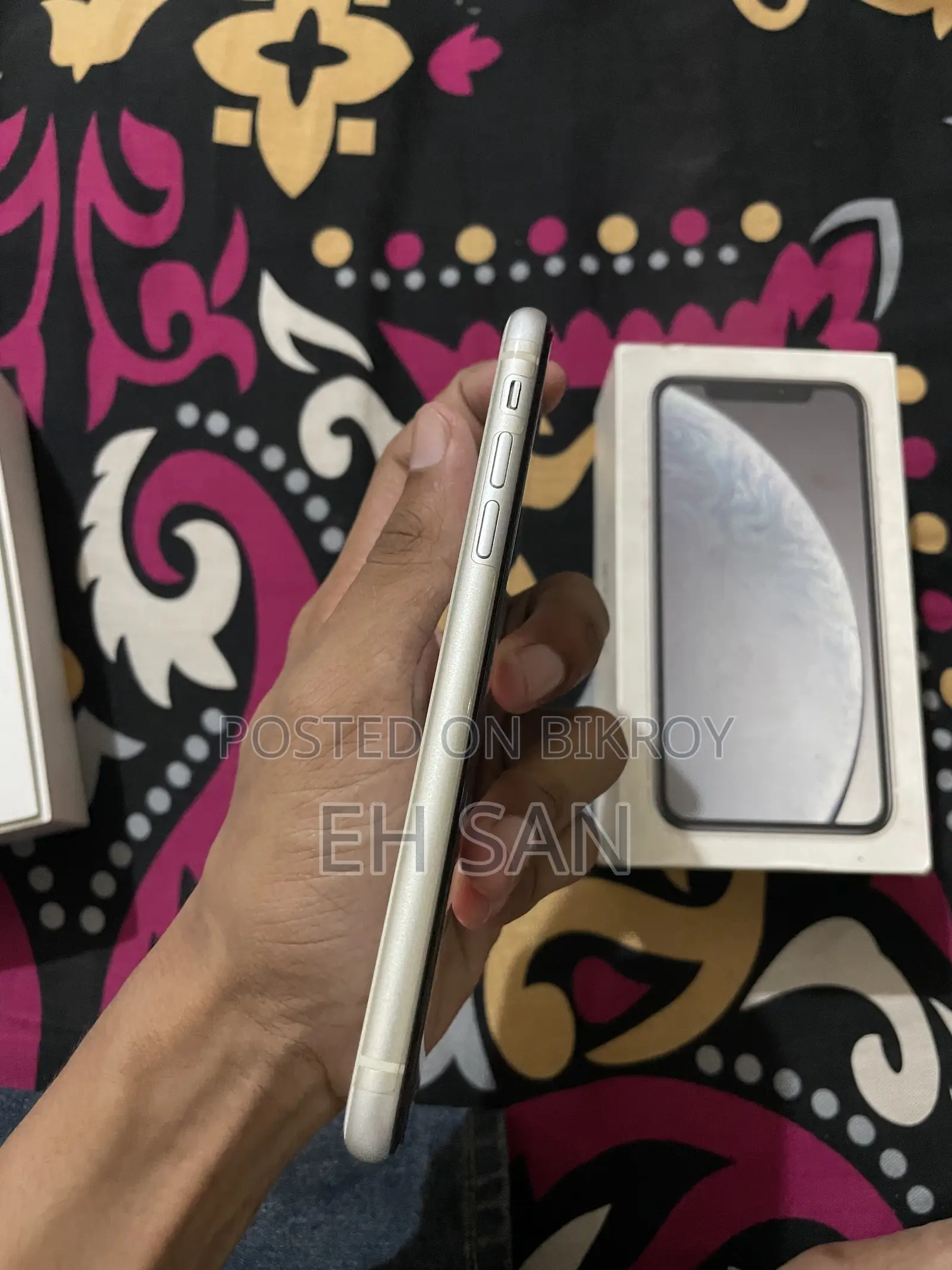অ্যাপল আইফোন এক্সআর ৬৪ জিবি সাদা