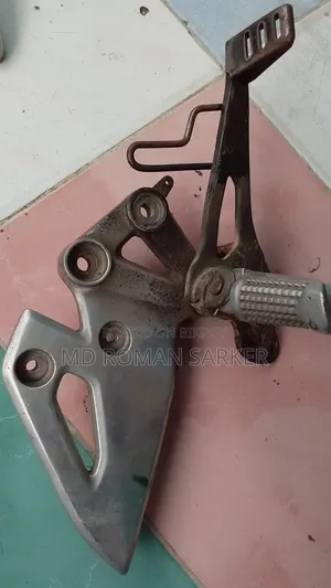 Suzuki Gsxr And Rtr 2v Stock Footrest Breaking Side