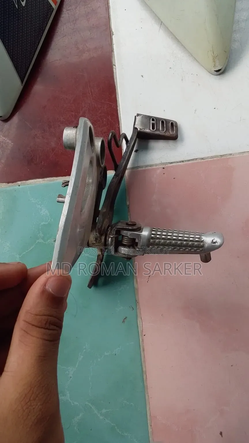 Suzuki Gsxr And Rtr 2v Stock Footrest Breaking Side