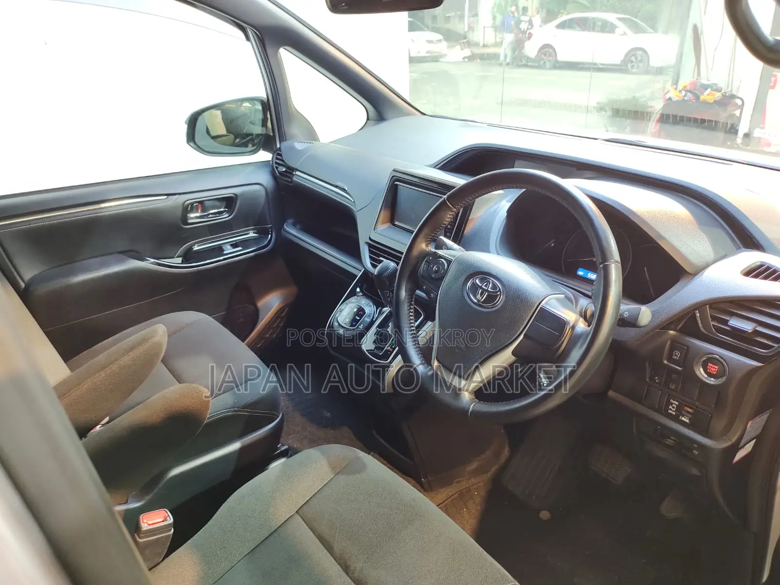 Toyota Esquire 2020 Silver