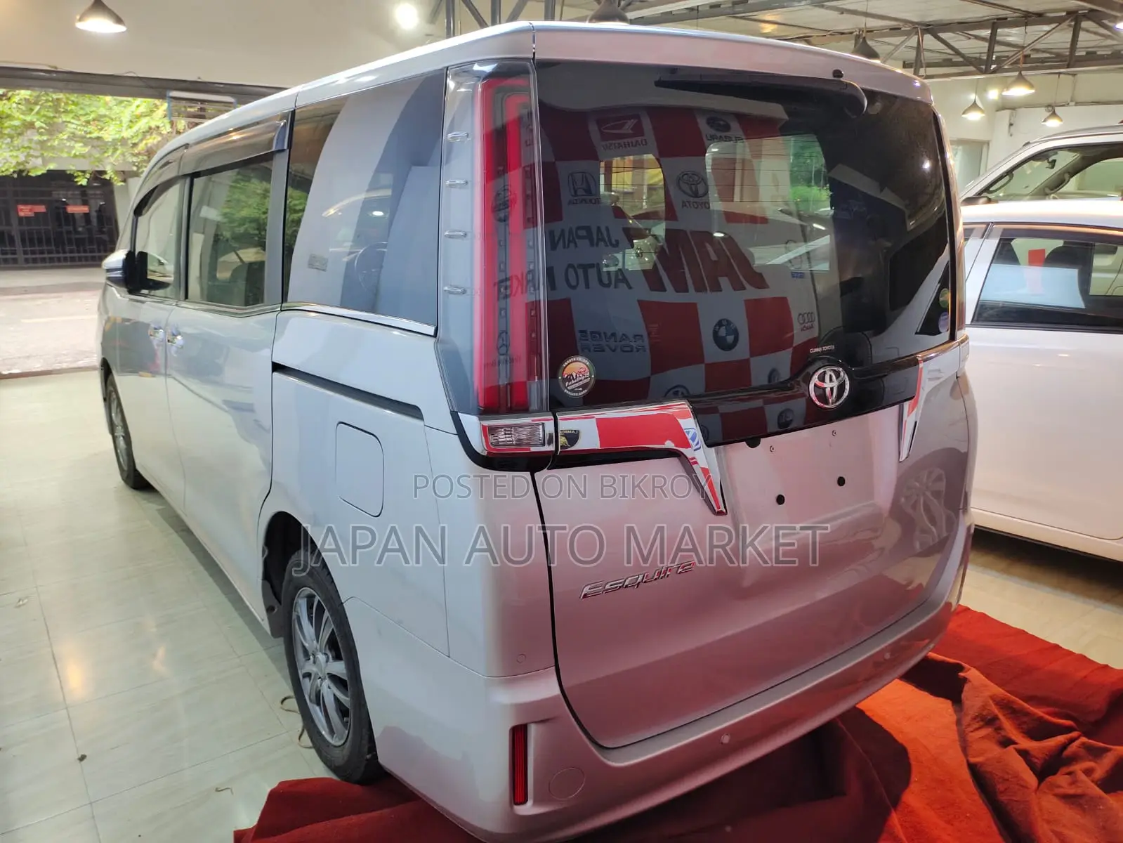 Toyota Esquire 2020 Silver