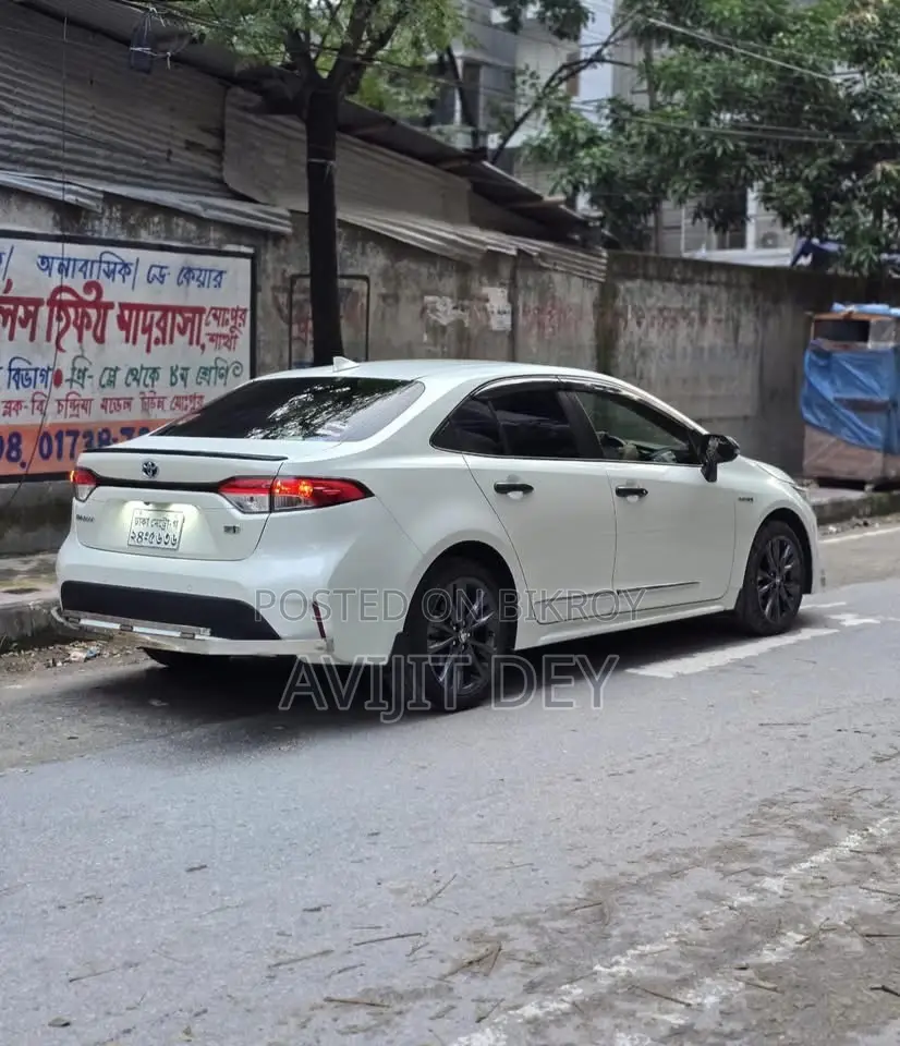 টয়োটা করোলা ২০২০ পার্ল