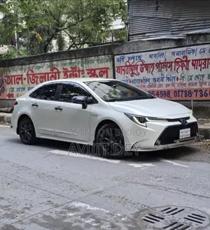 টয়োটা করোলা ২০২০ পার্ল