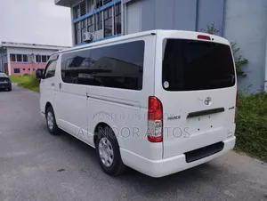 Toyota HiAce 2021 Pearl