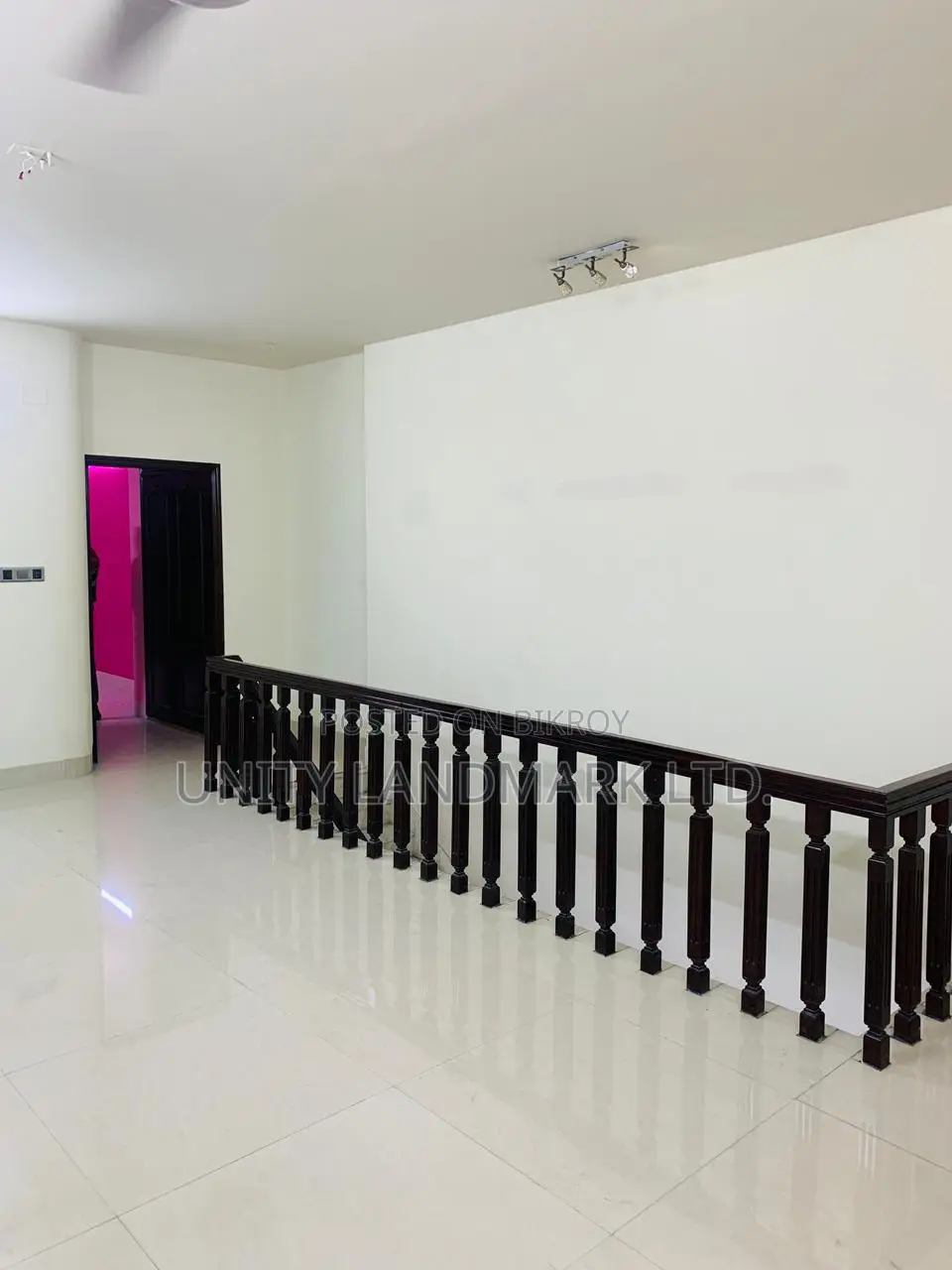 Furnished 3-Bedroom Duplex in Uproperty, Jamuna Future Park for Sale