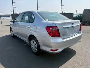 Toyota Axio 2022 Silver