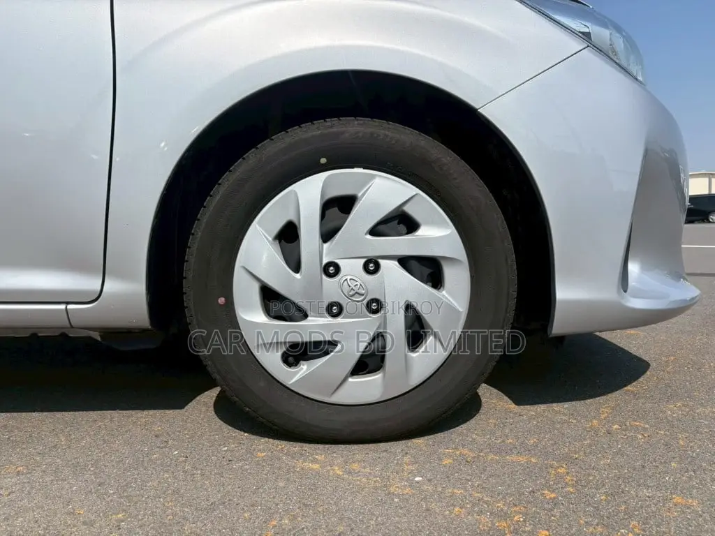 Toyota Axio 2022 Silver