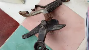 Suzuki Gsxr And Rtr 2v Stock Footrest Breaking Side