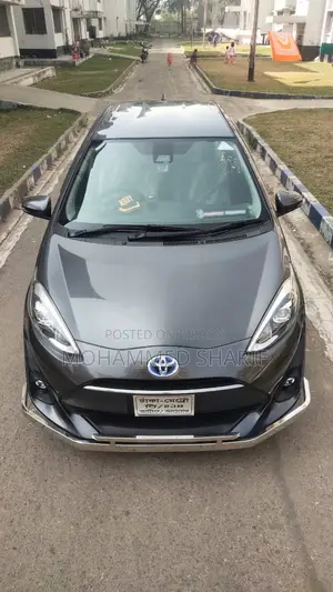 Toyota Aqua 2019 Gray