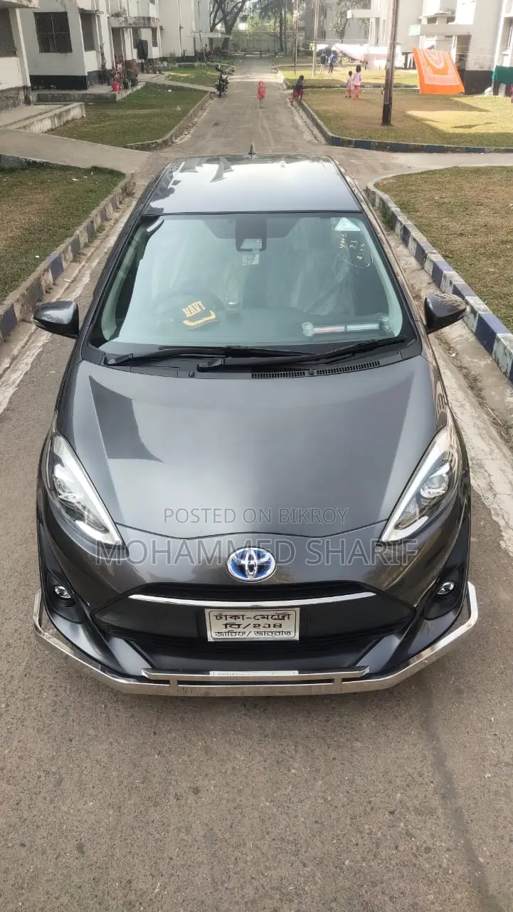 Toyota Aqua 2019 Gray