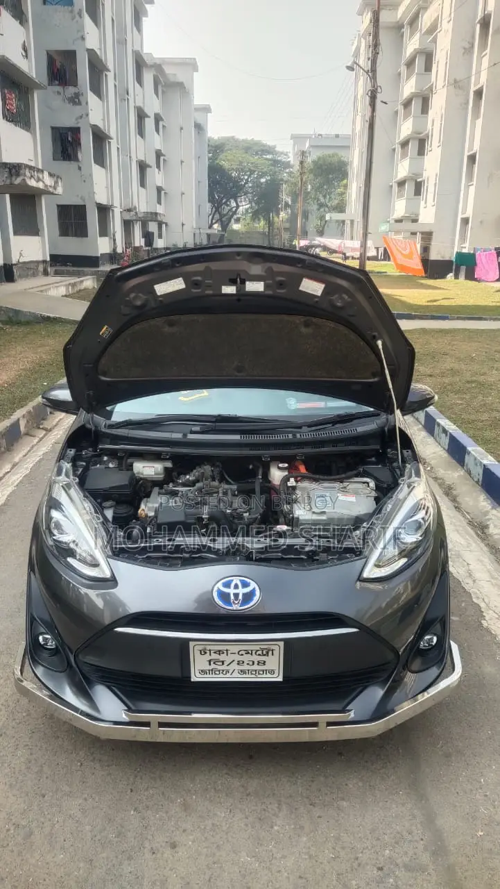 Toyota Aqua 2019 Gray