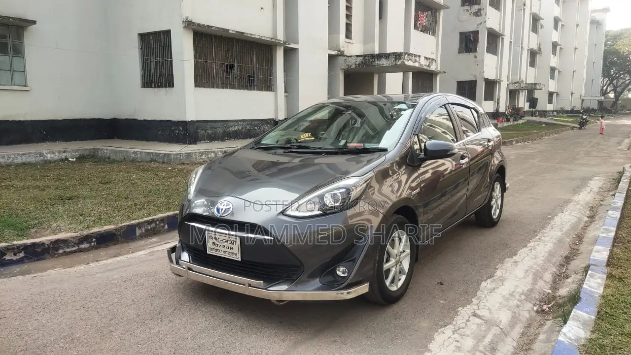 Toyota Aqua 2019 Gray