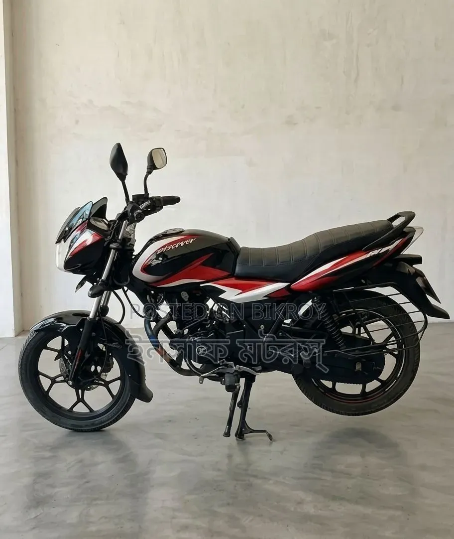 বাজাজ ডিসকভার ১২৫ ২০২১ কালো