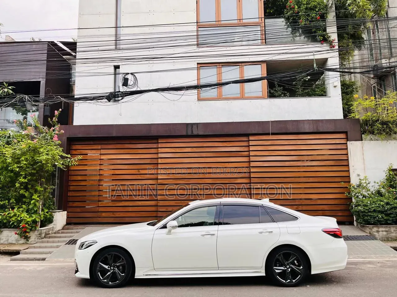 Toyota Crown 2020 Pearl
