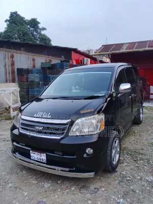 Toyota Noah 2002