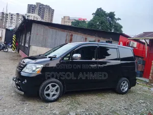 Toyota Noah 2002