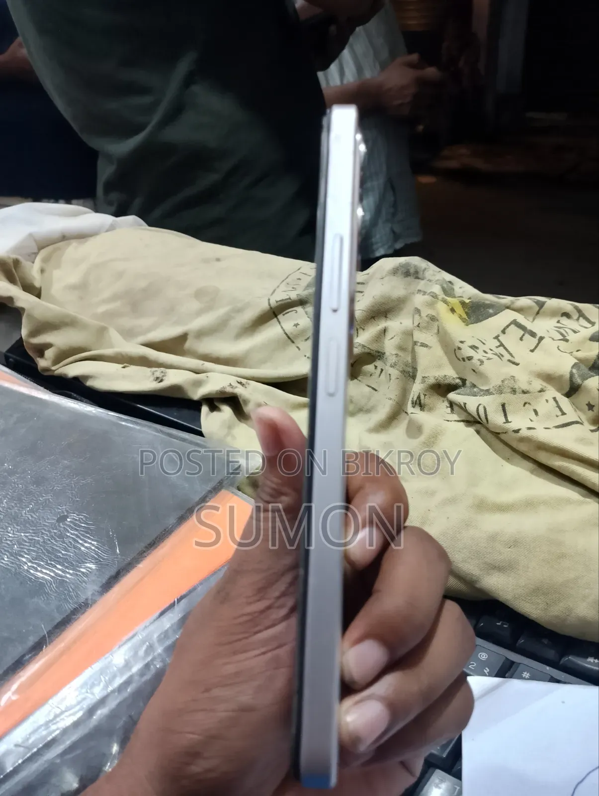 Vivo Y19 128 GB Silver