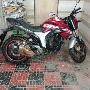 সুজুকি জিক্সার মনোটোন ২০১৯ লাল