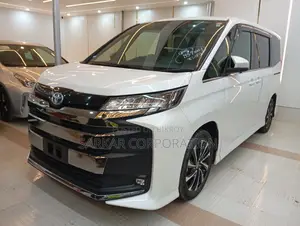 Toyota Noah 2022 White