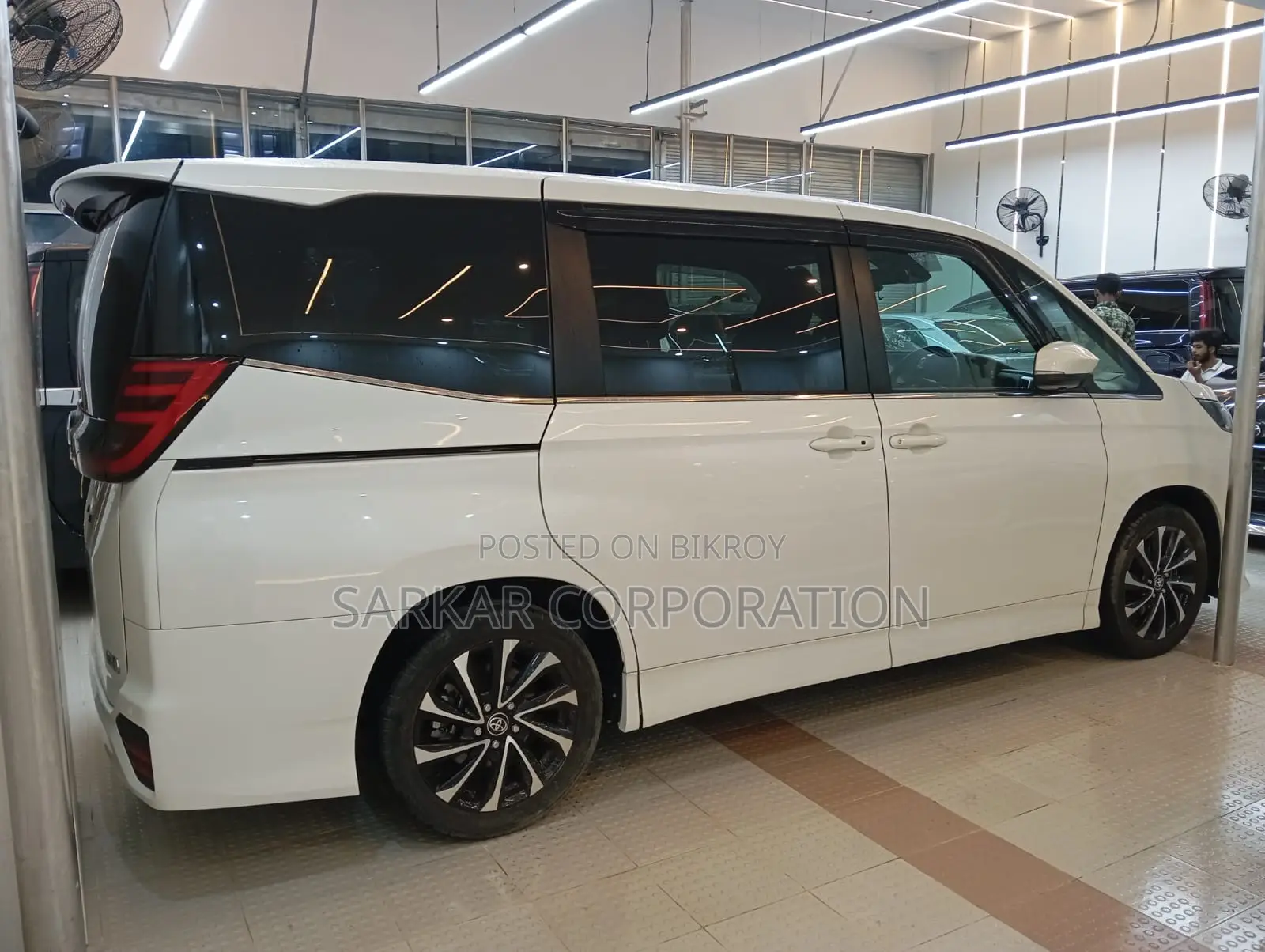Toyota Noah 2022 White