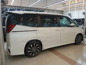Toyota Noah 2022 White