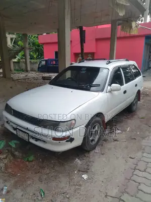 Toyota Corolla 2000 White