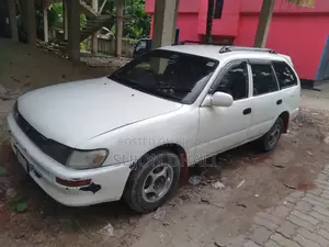 Toyota Corolla 2000 White