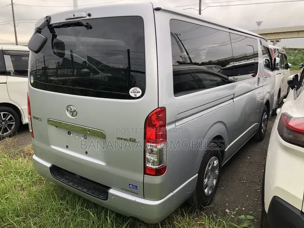 Toyota HiAce 2020 Silver