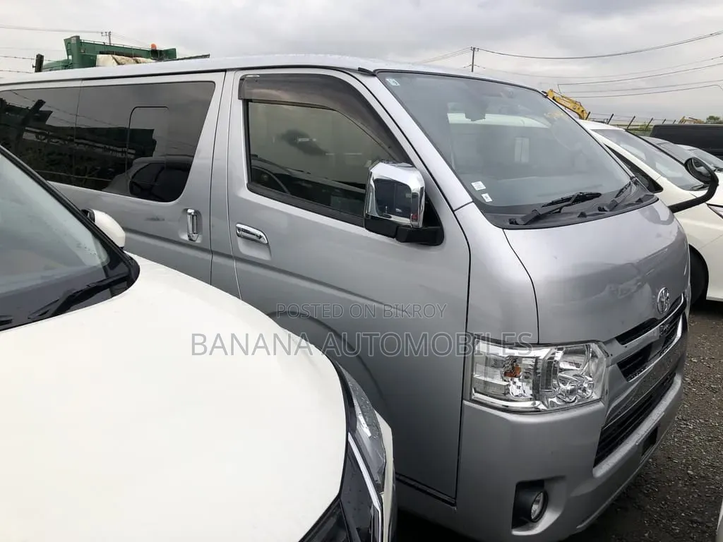 Toyota HiAce 2020 Silver