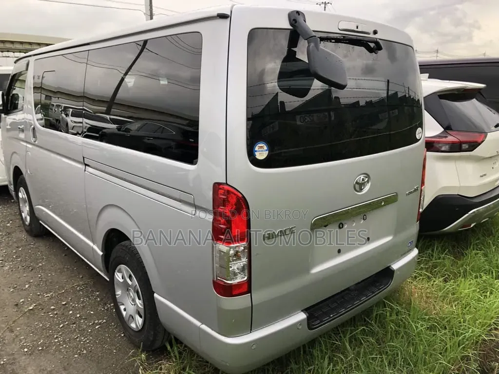 Toyota HiAce 2020 Silver