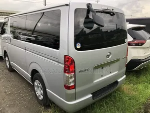 Toyota HiAce 2020 Silver