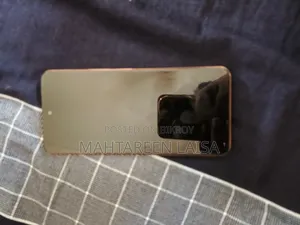 Vivo Y28 8 GB Pink