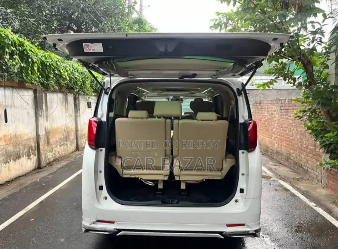 Toyota Alphard 2019 White
