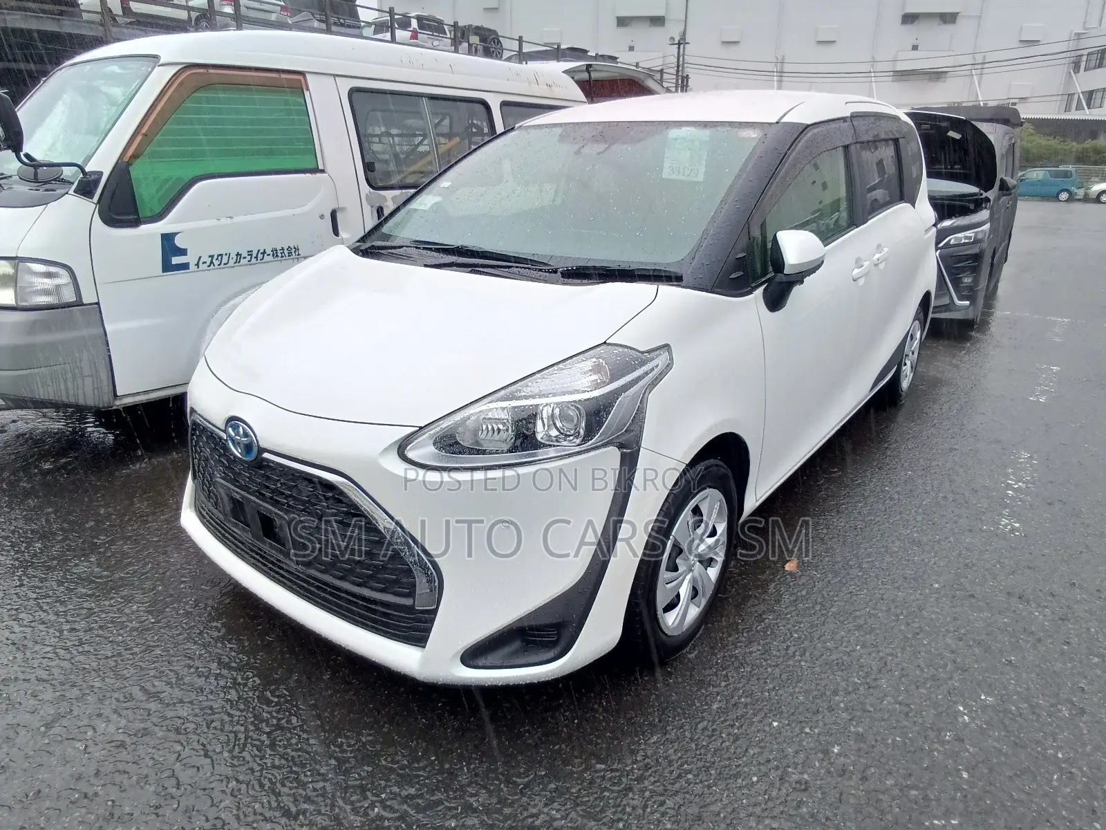 Toyota Sienta 2021 White