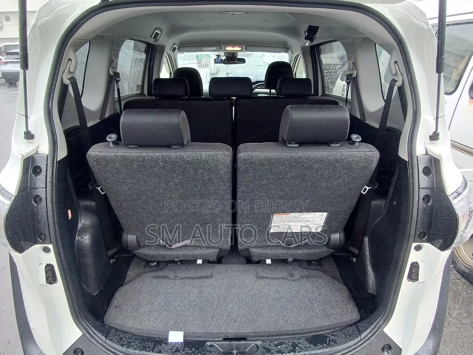 Toyota Sienta 2021 White