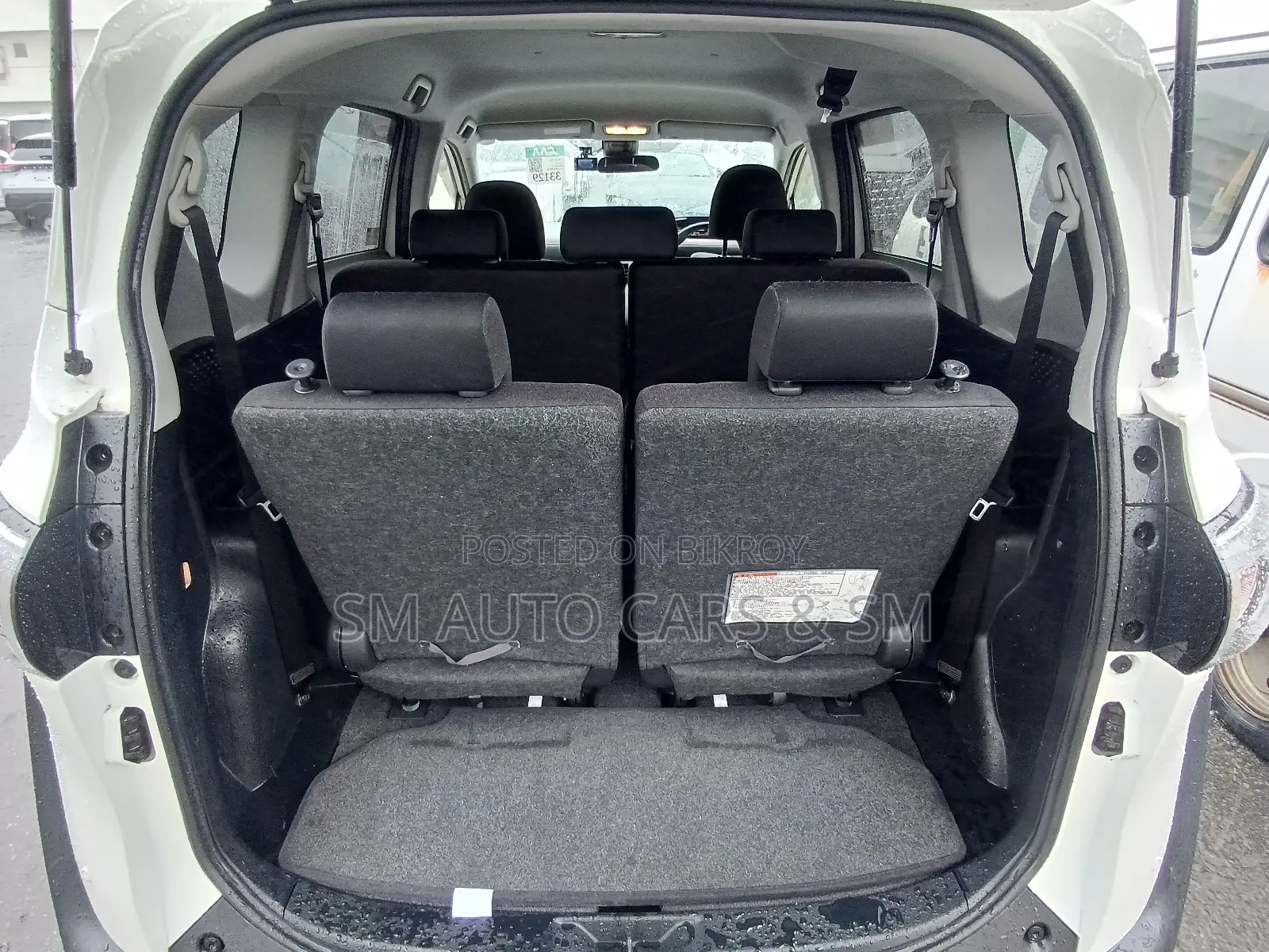 Toyota Sienta 2021 White