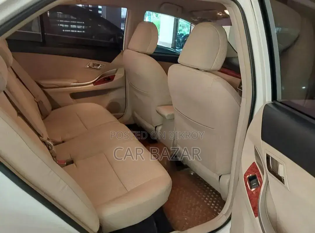 Toyota Premio 2014 White