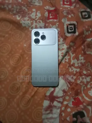 টেকনো স্পার্ক ৪০ ১২৮ জিবি ব্রোঞ্জ