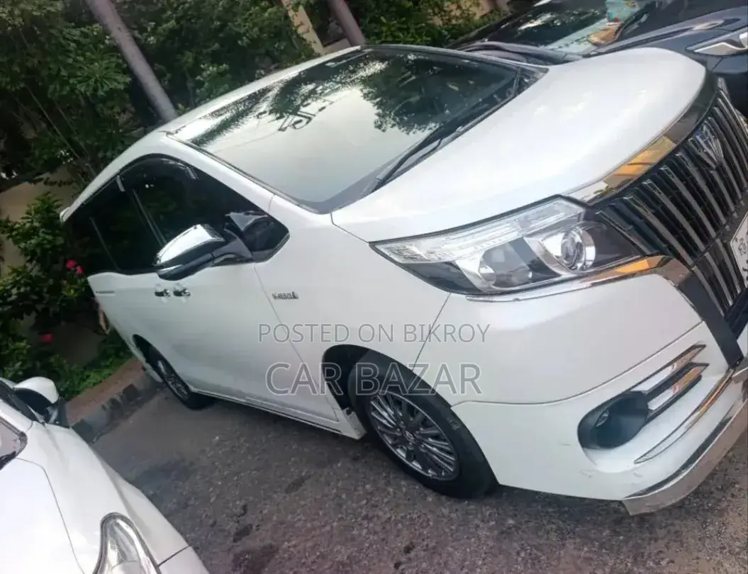 Toyota Noah 2017 Off White