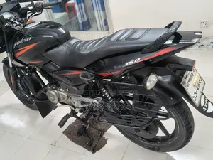বাজাজ পালসার ১৫০ ২০১৬ কালো