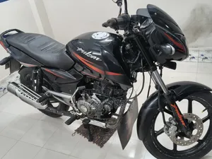 বাজাজ পালসার ১৫০ ২০১৬ কালো
