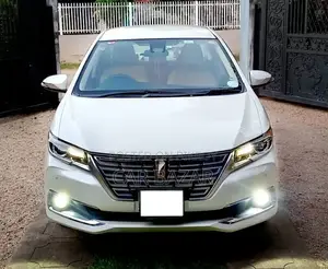 টয়োটা প্রিমিও ২০২০ সাদা