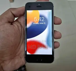 অ্যাপল আইফোন এসই ৬৪ জিবি ব্ল্যাক