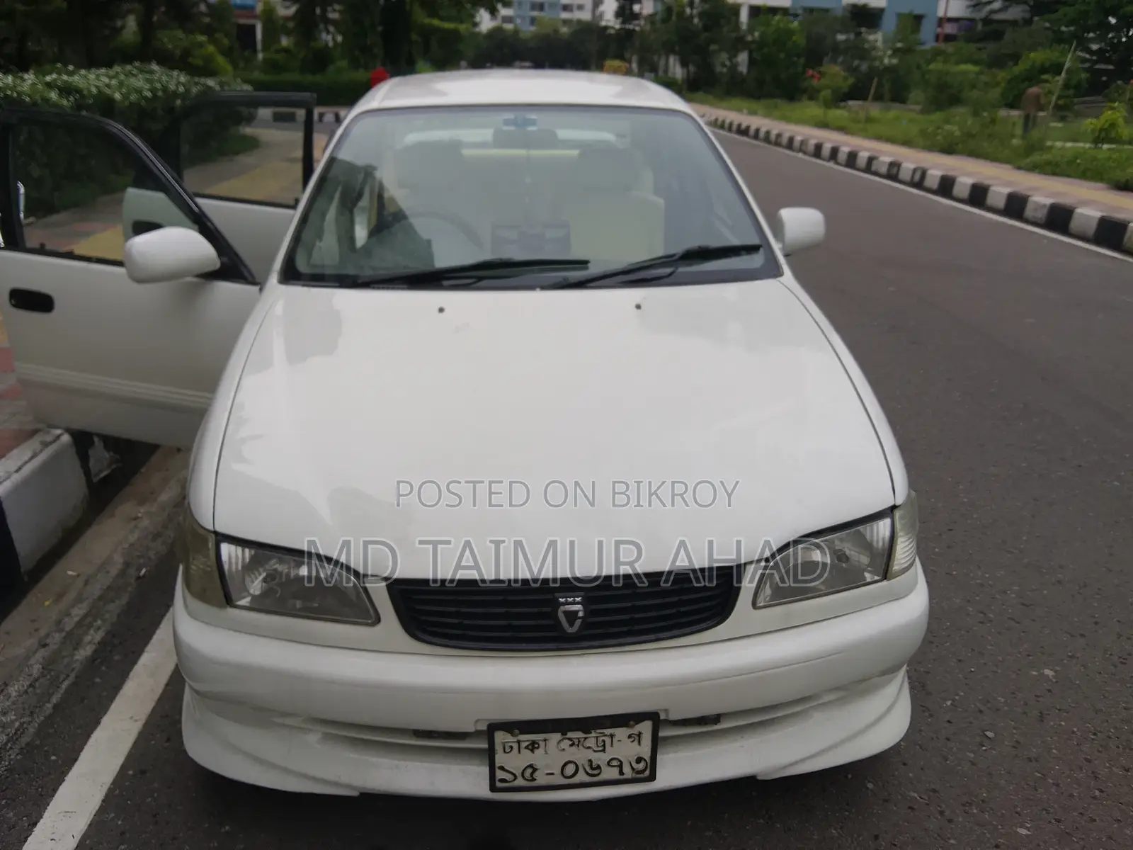 Toyota Corolla Automatic 1999 White