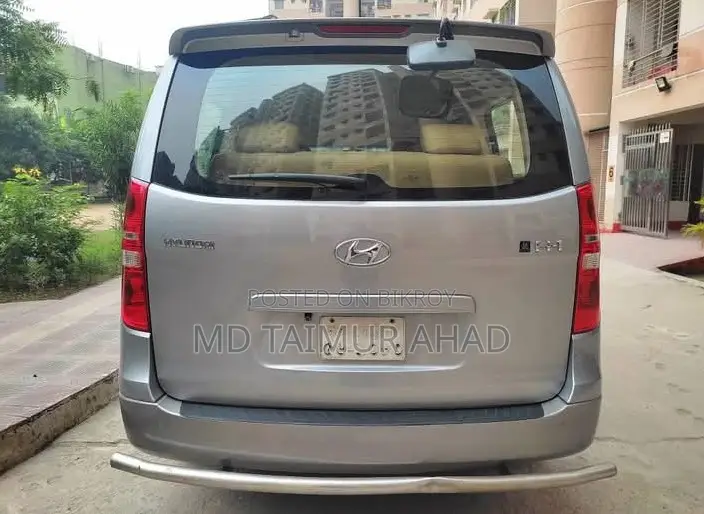 Hyundai H1 2016 Gray