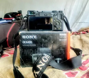 Sony A6400 With Samyang 18mm 2.8 F Full Fresh