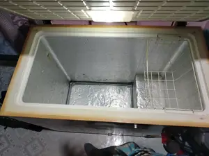 একটি ডিপ ফ্রিজ বিক্রি করা হবে