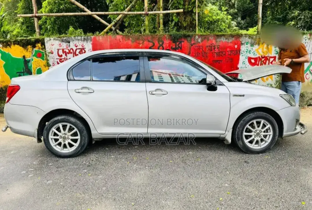 Toyota Axio 2013 Silver
