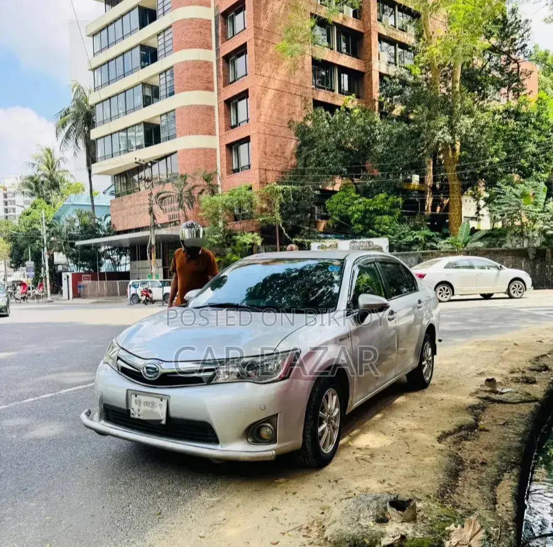 Toyota Axio 2013 Silver