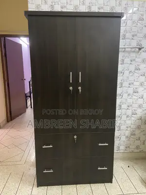 Spacious 2-Door Wooden Wardrobe With Drawers Lock – Good Condition